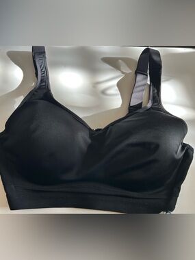 Avia Black Wireless Full-Coverage Sports Bra - 36 D